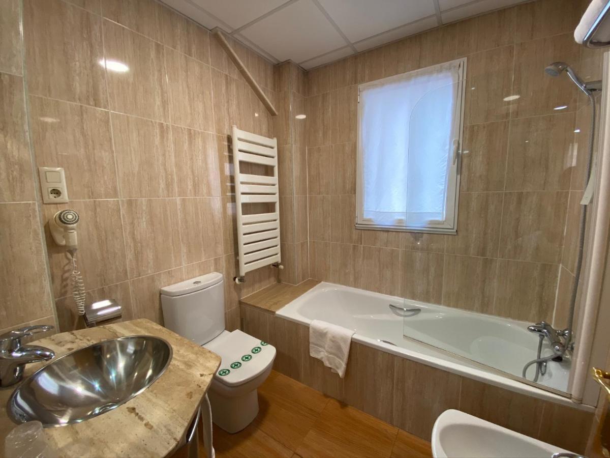 Hotel Alda Centro Oviedo Kültér fotó